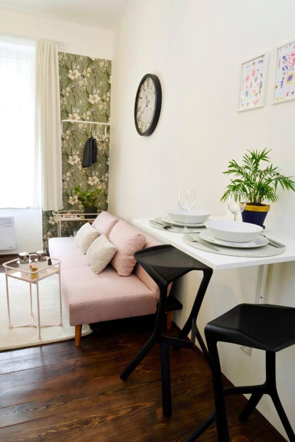 Lazy Sofa ° Apartment Hradec Králové Dış mekan fotoğraf
